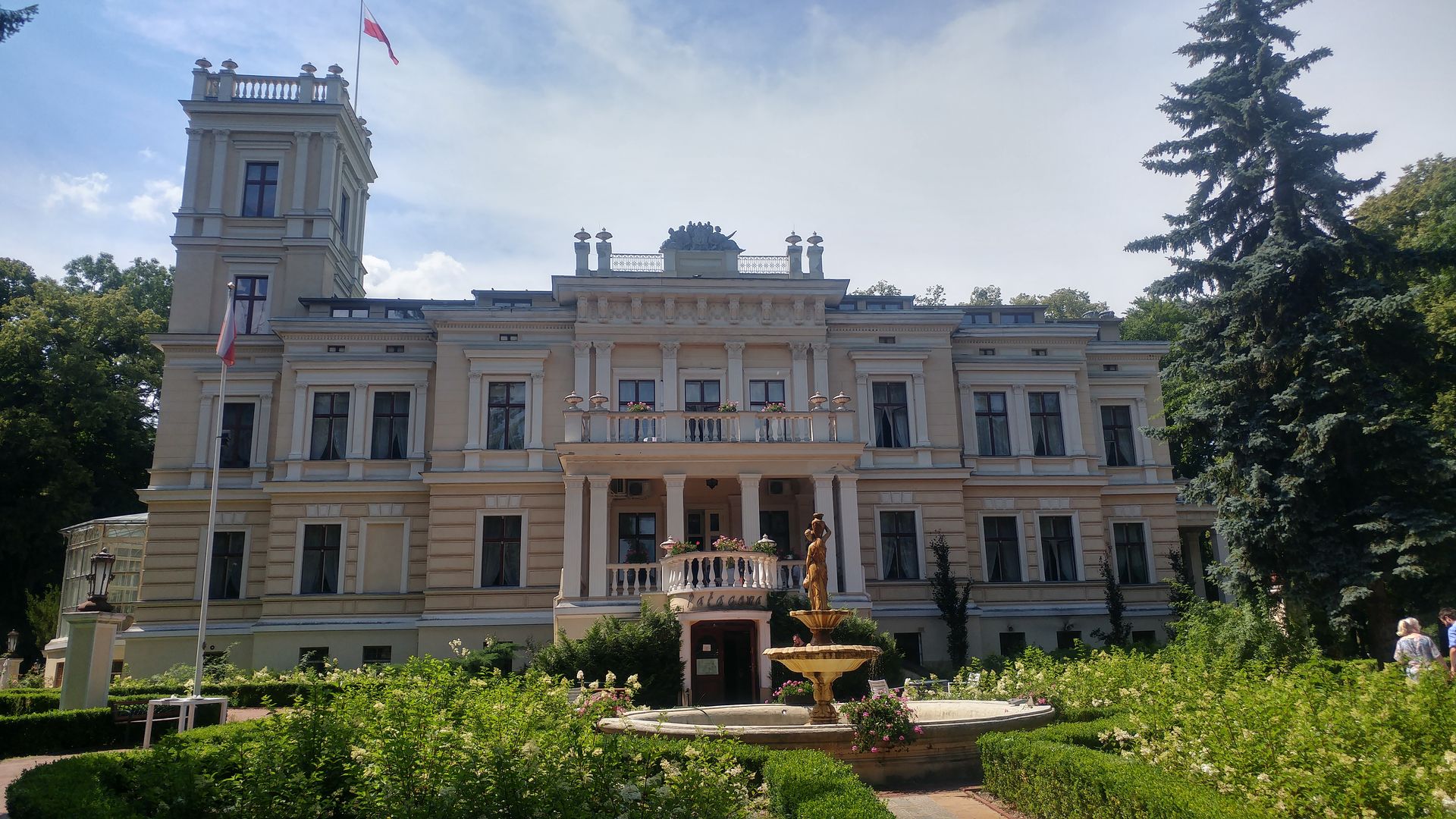 Posiadłości minionych lat | Nadworni.pl