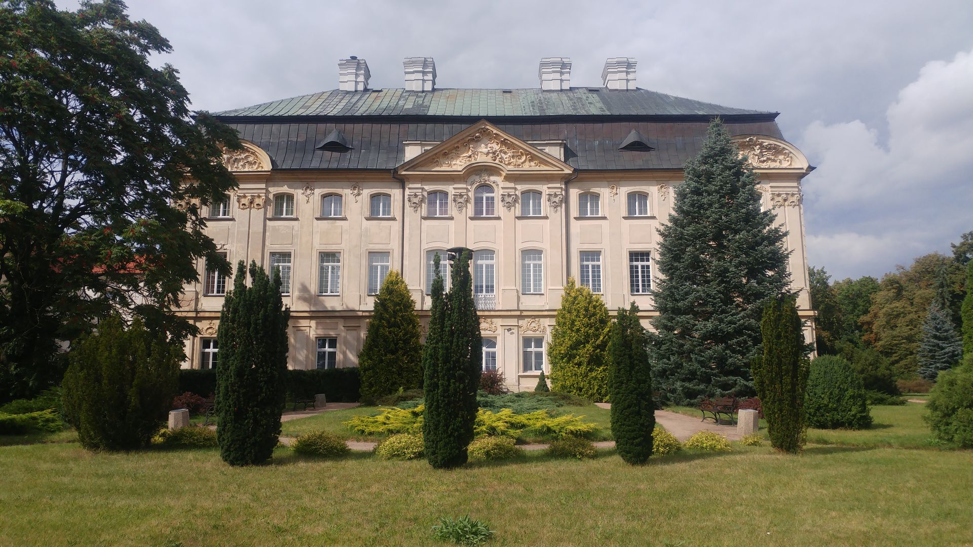 Posiadłości minionych lat | Nadworni.pl